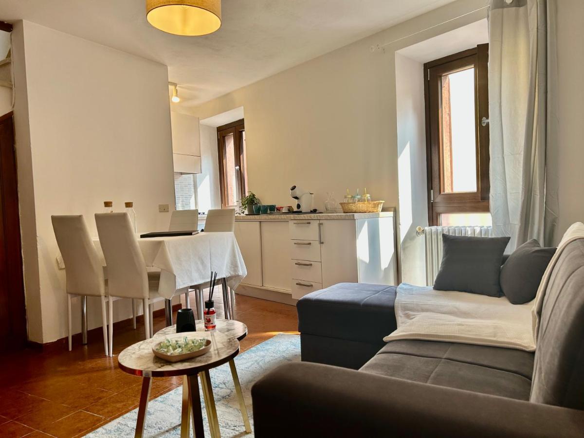 Apartamento Tua Duplex Saló Exterior foto